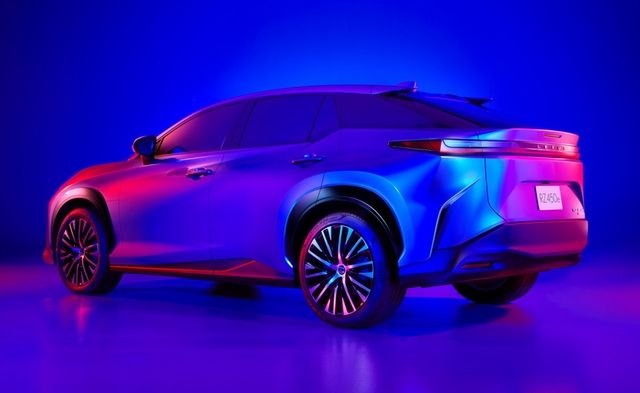 Lexus RZ 450e 2023 tiết lộ hình ảnh bề ngoài - Hình 9.