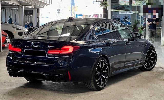 Đây là phiên bản mới nhất của BMW M5 với giá hấp dẫn nhất mà khách hàng Việt có thể mua trong thời điểm hiện tại - Hình 5.