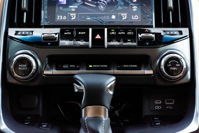 Khám phá Lexus LX 600 phiên bản 7 chỗ: SUV hạng sang có giá trên 8 tỷ đồng dành cho gia đình đông người - Ảnh 9.