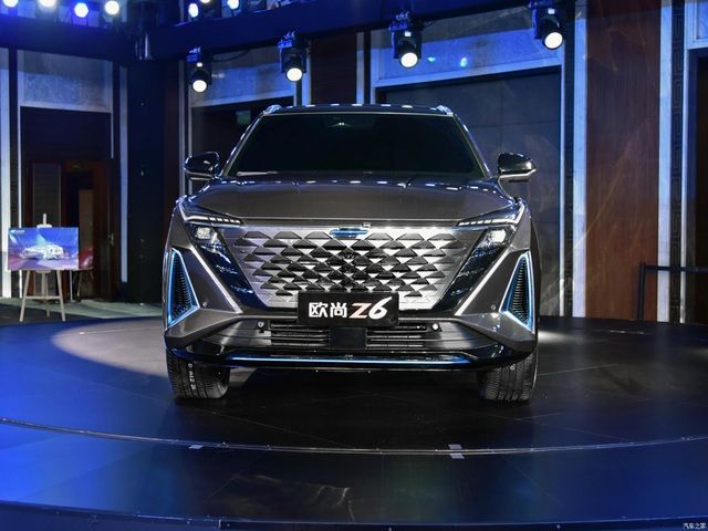 SUV Trung Quốc có thiết kế độc đáo, trang bị công nghệ tiên tiến và nội thất ba màn hình - Ảnh 1.
