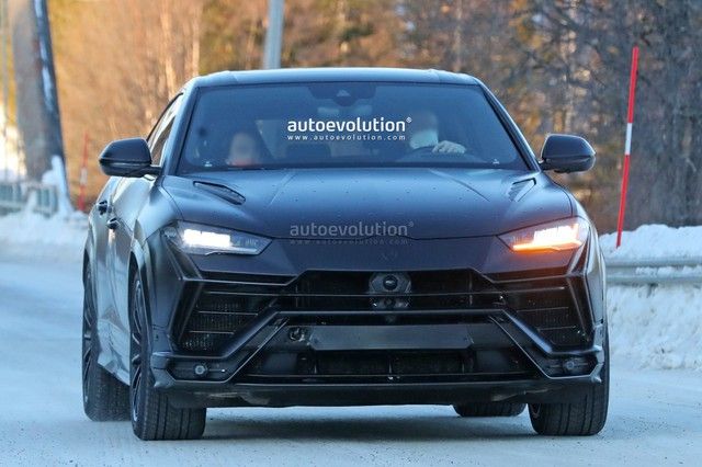 Lộ diện Lamborghini Urus Performante sẽ ra mắt trong năm nay: Mạnh mẽ hơn, có thể đạt công suất gần 700 mã lực - Ảnh 2.