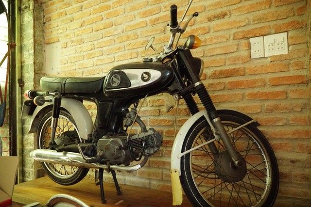 Thưởng thức dàn xe cổ ở vùng miền Tây, trong đó có chiếc Honda 67 của nhạc sĩ Trịnh Công Sơn - Ảnh 2.