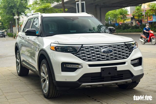 Phiên bản Ford Explorer Platinum hiếm có đã đặt chân đến Việt Nam, với nhiều trang bị vượt trội hơn so với phiên bản chính hãng, có giá khoảng 4 tỷ đồng - Ảnh 1.