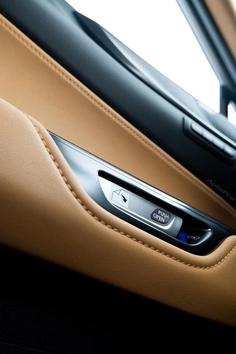 Đánh giá Lexus NX 350h: Trải nghiệm độc đáo với giá 3,3 tỷ đồng và sự nổi bật trên đường phố Việt Nam - Hình 10.