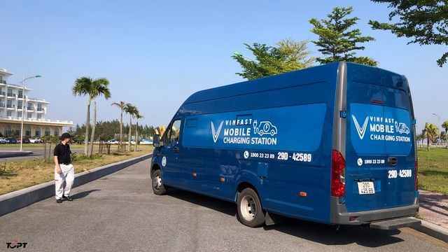 Xe Xanh: VinFast tận dụng pin từ VF 9 để tạo ra “Trạm Sạc Di Động” cứu hộ cho đoàn Caravan - Hình 8.