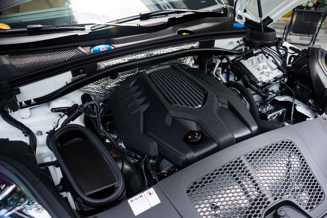 Nhiều người muốn sở hữu nhưng chủ xe lại đăng bán chiếc Porsche Macan 2022 mới chỉ đi 46km - Ảnh 9.