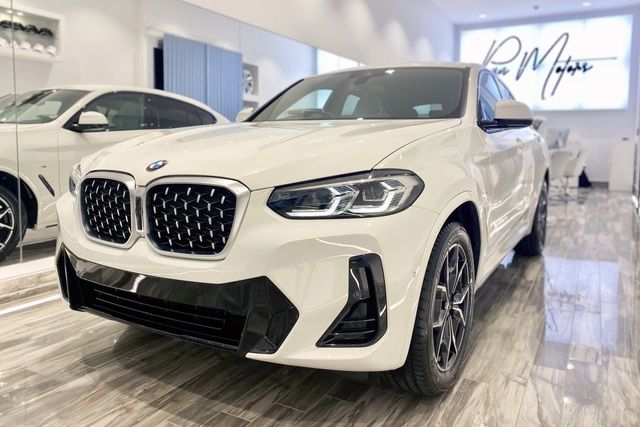 Lộ danh sách các trang bị 'chất chơi' trên BMW X4 2022 sắp ra mắt tại Việt Nam: Bộ kit thể thao hầm hố, đèn laser, màn hình lớn, đối đầu với Mercedes-Benz GLC Coupe - Hình 1.