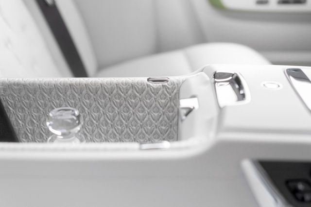 Ra mắt Rolls-Royce Phantom 2023: Tản nhiệt phát sáng, nhiều lựa chọn mới cho tầng lớp siêu giàu - Hình 16.