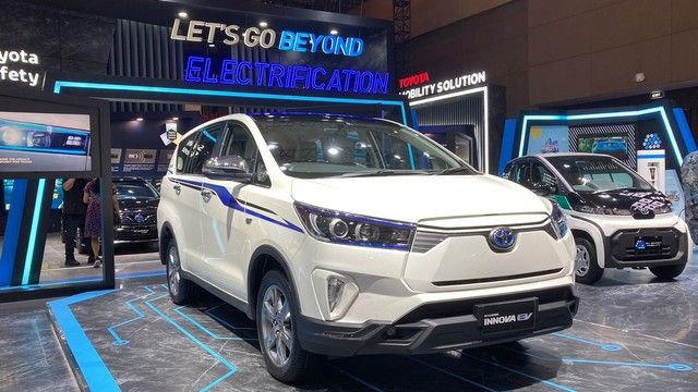 Toyota Innova chạy điện bất ngờ xuất hiện - MPV tiết kiệm cho dân chạy dịch vụ trong bối cảnh giá xăng đang lên đỉnh - Ảnh 2.
