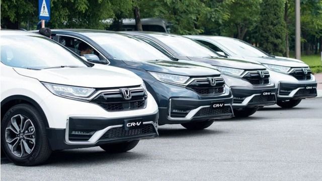 Tháng kỳ lạ của thị trường ô tô Việt  - Ảnh 2.