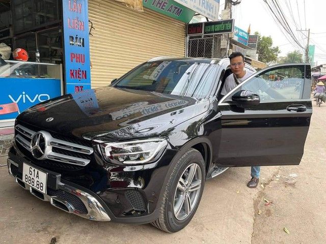 Chiếc Mercedes-Benz GLC 200 cũ có giá hơn 7 tỷ nhờ biển số '888.88' - Ảnh 2.