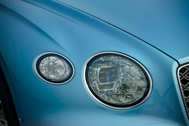 Bentley Continental GT V8 Mulliner trị giá hơn 20 tỷ đồng đã đổ bộ tới Việt Nam - Hình 8.