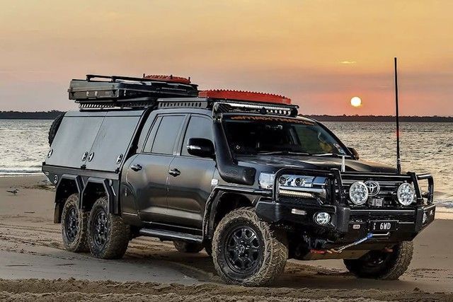 5 phiên bản tùy chỉnh của Toyota Land Cruiser khó nhận ra nhất: Tạo ra từ việc sáp nhập nhiều chiếc xe khác nhau - Ảnh 2.