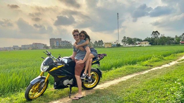 Anh Tây balo và kỷ niệm đêm lụt ở Hà Nội: Phải chi 1,5 triệu để sửa xe, đi bộ gần một tiếng mới về nhà - Ảnh 7.