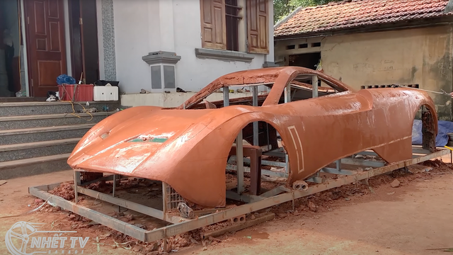 Nhóm bạn trẻ ở Quảng Ninh đã tự chế thành công phiên bản Ferrari LaFerrari, cùng với Pagani Huayra, từ một chiếc xe ô tô hỏng - Ảnh 8.