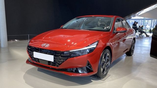 Đại lý đang rục rịch tiếp nhận đặt cọc Hyundai Elantra 2023 tại Việt Nam, dự kiến sẽ ra mắt trong tháng 8 với phiên bản N Line thể thao lần đầu tiên.