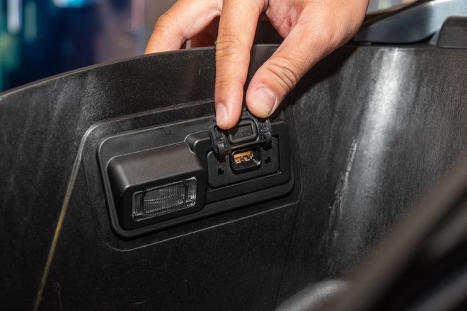 Xe Xanh: VinFast tận dụng pin từ VF 9 để tạo ra “Trạm Sạc Di Động” cứu hộ cho đoàn Caravan - Hình 14.