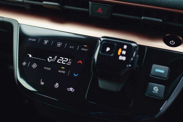 Trong chiếc xe hơi made in Japan giá chỉ 300 triệu đồng, có những gì đặc biệt? - Hình 10.