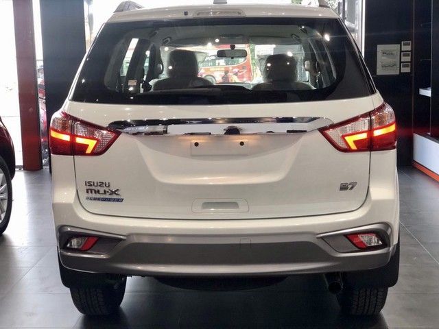 SUV 7 chỗ Isuzu mu-X giảm giá còn 760 triệu đồng - Sự thay thế cho Fortuner - Ảnh 4.