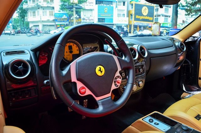 Chiếc Ferrari F430 Spider cuối cùng đã lộ diện sau thời gian dài ẩn mình trong garage, vẫn giữ nguyên vẻ đẹp quyến rũ - Hình 3.
