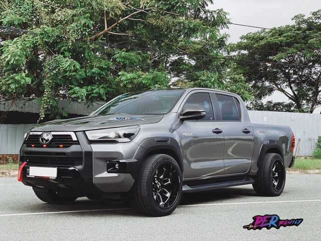 Toyota Hilux thấp gầm với bộ bánh to lớn trị giá 300 triệu đồng - Sự đổi mới của nhiều người chơi xe bán tải tại TP. HCM - Ảnh 4.