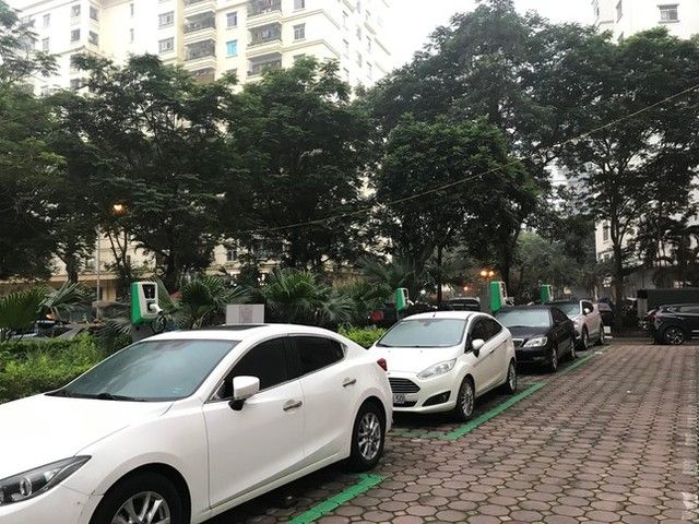 Người dùng xe điện phẫn nộ vì bị cản trở khi sạc - Hình ảnh số 4.