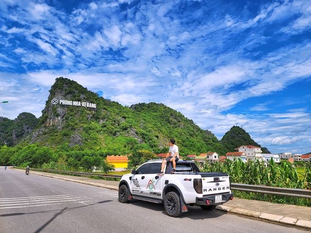 Cặp Vợ Chồng Lái Xe Bán Tải Xuyên Việt 30 Ngày: Chúng Mình Bắt Đầu Trên Một Chiếc Xe Wave - Ảnh 1.