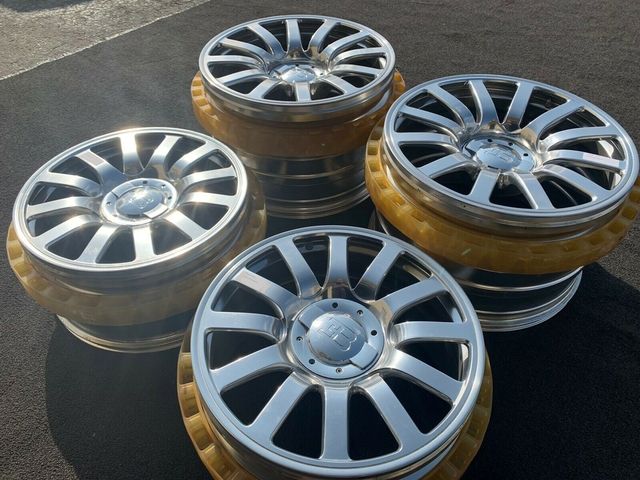 Bộ mâm của Bugatti Veyron đang được bán với giá bằng xe Mitsubishi Xpander tại Việt Nam - Hình ảnh 4.