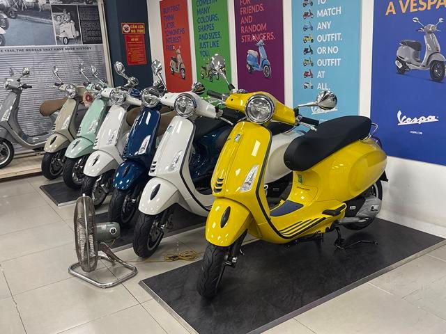 Giá xe tay ga của Honda lên cao, người tiêu dùng còn lựa chọn gì khác?  - Hình ảnh 1.