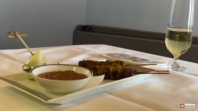 Trong 'khách sạn trên không' hạng nhất của Singapore Airlines, bạn sẽ cảm thấy muốn ở lại trên máy bay mãi mà không muốn rời bỏ.