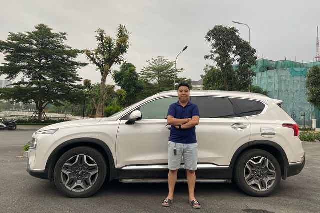 Kỹ sư 25 tuổi mua Hyundai Santa Fe phiên bản đắt nhất để đi công trình 33.000 km sau 10 tháng: ‘Thú vị, tiết kiệm, sao phải lựa chọn Fortuner theo số đông’ - Ảnh 5.