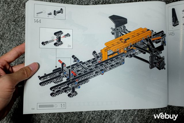 Lần đầu chơi LEGO 1432 mảnh: Phải mất đến 10 tiếng mới hoàn thành, tạo thành một mô hình xe đua F1 McLaren chi tiết từng chi tiết - Ảnh 7.