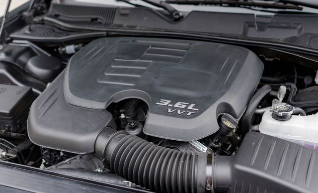Chiếc Dodge Challenger GT với bộ mâm độ độc đáo tại Hà Nội - Hình 5.