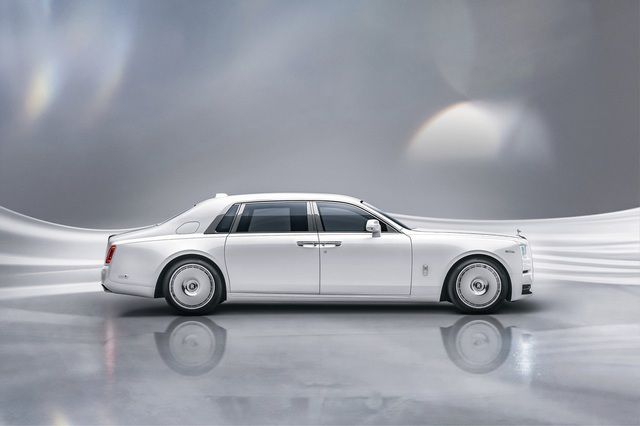 Ra mắt Rolls-Royce Phantom 2023: Tản nhiệt phát sáng, nhiều lựa chọn mới cho tầng lớp siêu giàu - Hình 12.