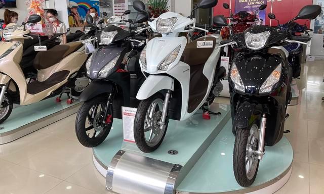 Doanh số xe máy của Honda tiếp tục giảm, tình trạng khan hàng kéo dài - Ảnh 1.