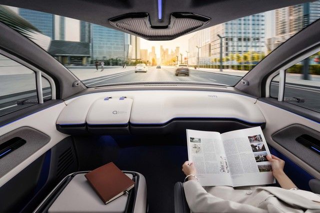 Baidu chính thức cung cấp dịch vụ robotaxi hoàn toàn tự lái bằng điện với mẫu Apollo RT6 EV - Hình 2.
