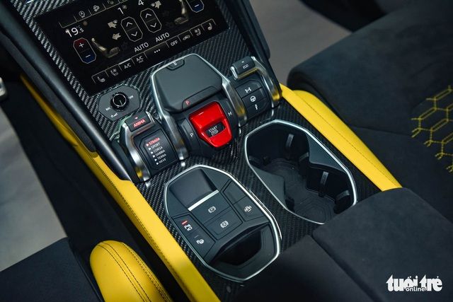 Lamborghini Urus Pearl Capsule - Siêu SUV độc nhất tại Việt Nam - Hình 8.