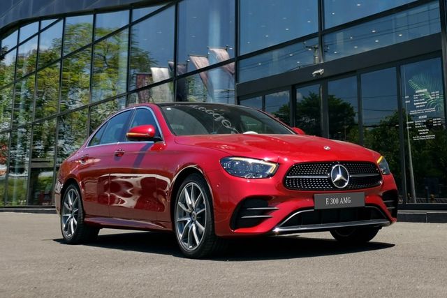 Đội ngũ xe đua tại Việt Nam: Mercedes-Benz làm nổi bật, Nissan cũng không kém cạnh - Hình 1.