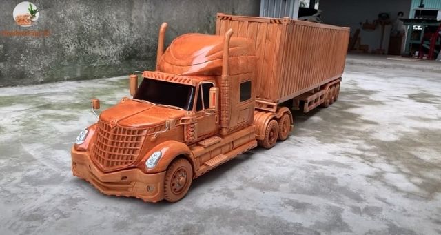 Xe đầu kéo bằng gỗ của thợ mộc Việt nhận được sự khen ngợi từ báo ngoại - Ảnh 7.