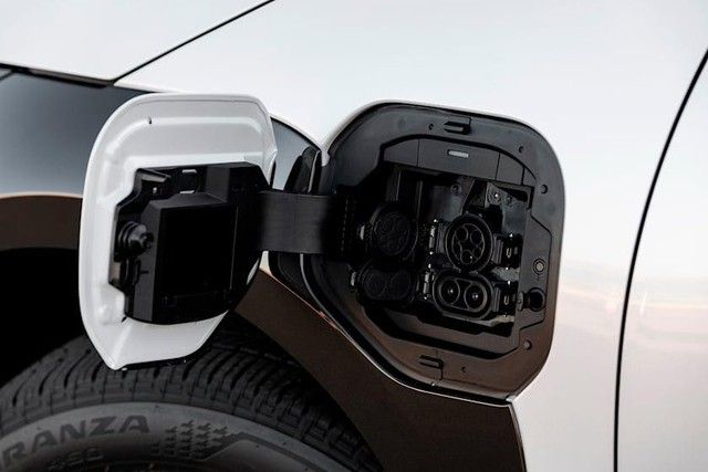 Công nghệ pin mới của Toyota có khả năng cung cấp đủ năng lượng cho cả một gia đình
