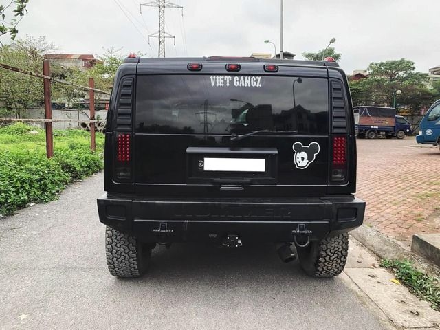 Chiếc Hummer H2, với giá bằng Mercedes-Benz GLC 300 AMG, đang được rao bán với số lượng ảnh thứ ba.