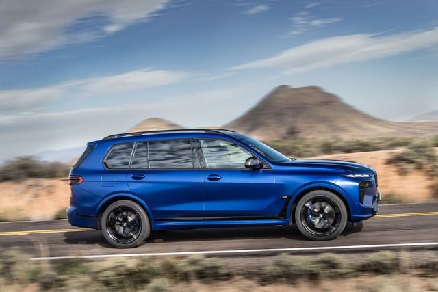 BMW X7 2023 ra mắt: Sau lưới tản nhiệt 'khổng lồ' là cụm đèn gây tranh cãi, màn hình cong siêu lớn và bỏ cần số truyền thống - Ảnh 12.