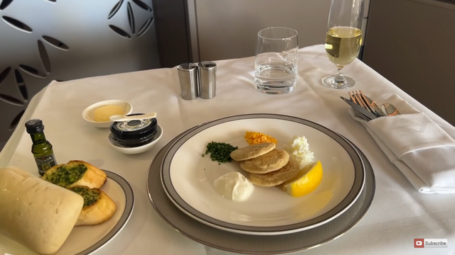 Trong 'khách sạn trên không' hạng nhất của Singapore Airlines, bạn sẽ cảm thấy muốn ở lại trên máy bay mãi mà không muốn rời bỏ.