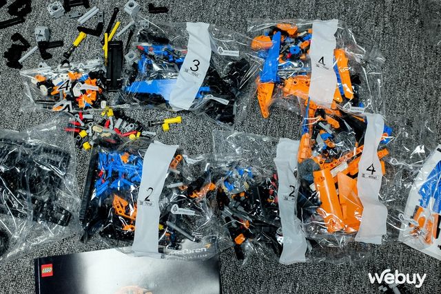 Trải nghiệm LEGO 1432 mảnh lần đầu: Mất 10 tiếng mới hoàn thành, tạo ra một mô hình chi tiết của xe đua F1 McLaren - Ảnh 4.
