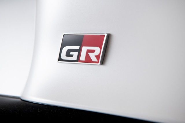 Toyota GR Supra chính thức trở nên giống với đàn em Vios vì... đã được trang bị bản số sàn - Ảnh 8.