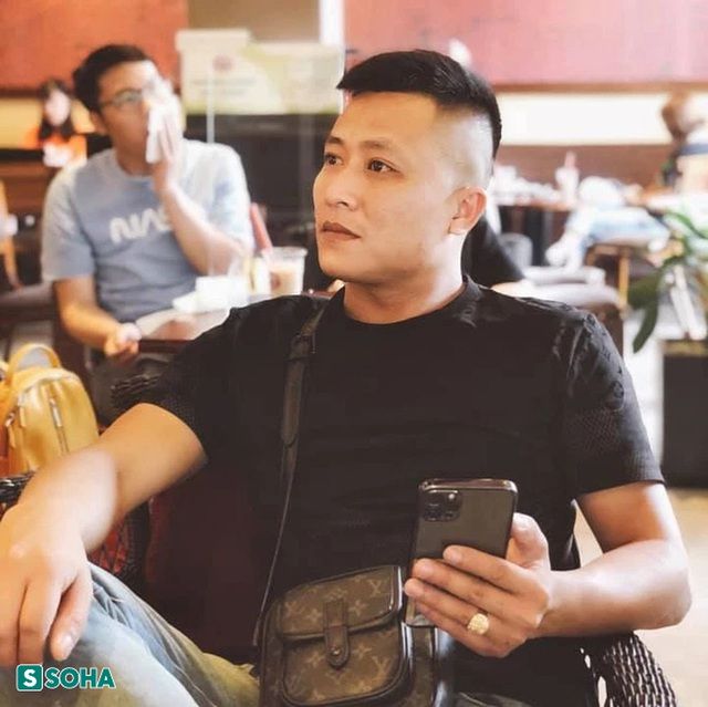 Người lái xe suýt bị Mercedes 'điên' đâm trúng: Phải đứng lên đạp ga, đánh lái hết cỡ mới thoát khỏi nguy hiểm - Ảnh 2.
