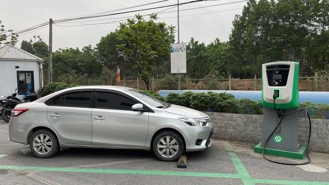 Chủ VinFast VF e34 tại Hoà Bình: Xe phù hợp cho đường đèo, sạc ban đầu có chút bất tiện nhưng biết cách sẽ dễ dàng thích nghi - Hình ảnh 3.