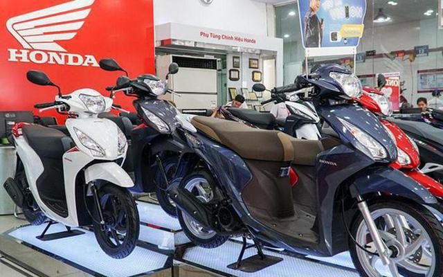 Mặc dù giá của Honda Vision tiếp tục tăng cao không tưởng, nhưng giá của Winner X 2022 vẫn tiếp tục giảm sâu tại các đại lý, bán dưới giá đề xuất đến 10 triệu đồng - Ảnh 1.