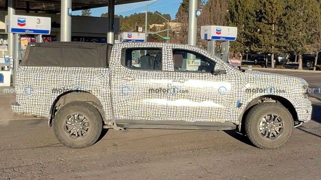 Nội thất của Ford Ranger Raptor mới xuất hiện lần đầu tiên: Cảm giác thể thao và đầy công nghệ - Hình ảnh 3.