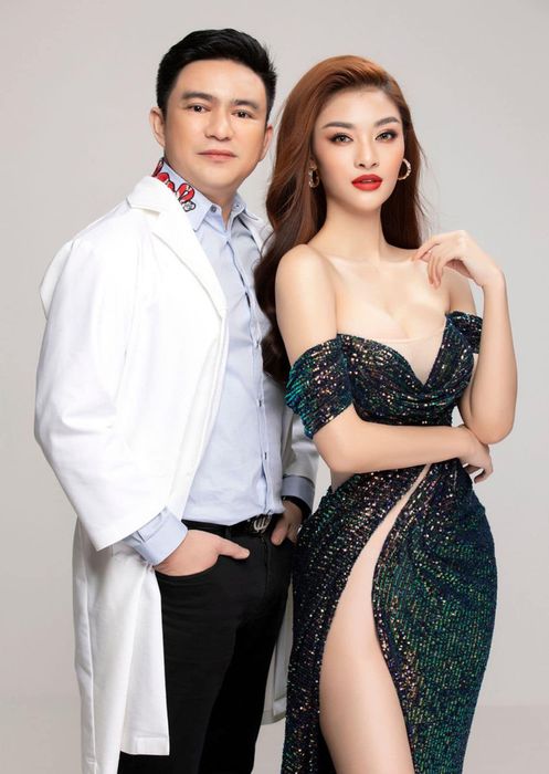 Á hậu tặng xe cho mẹ, trị giá gần 3 tỷ đồng ngày gần Tết, thực sự là một hành động đáng trân trọng